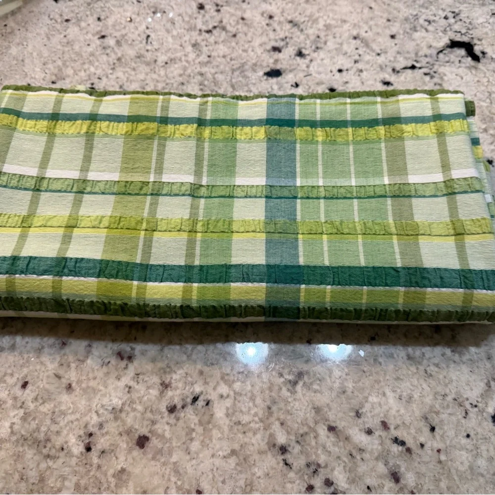 Crate & Barrel Garden Stripe Tablecloth 70x70